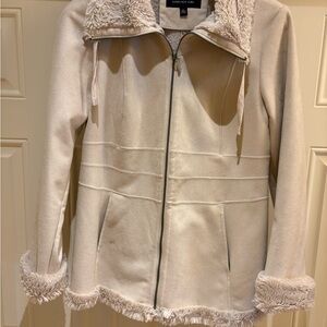 Jones New York Women's Faux Suede Exterior Plush Cream Soft Interior. Beautiful